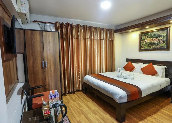 Outfitter Nepal 3*