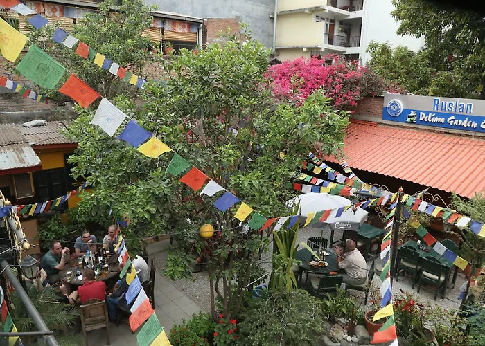 ホテル Outfitter Nepal カトマンズ