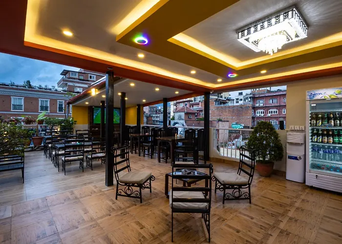 Outfitter Nepal 3*