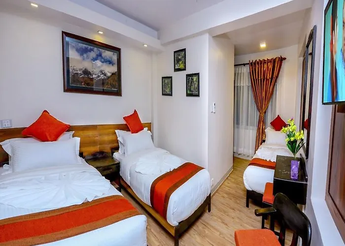 Outfitter Nepal 3*